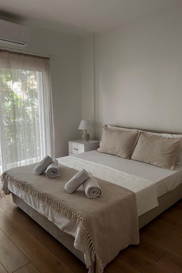 Stylish 3 Bedroom Apartment In Kerínia Kültér fotó