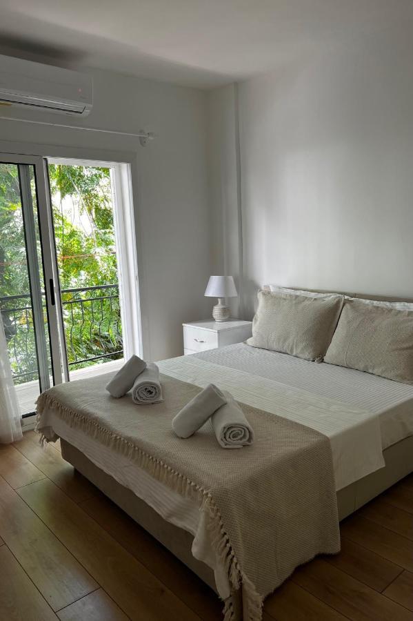 Stylish 3 Bedroom Apartment In Kerínia Kültér fotó
